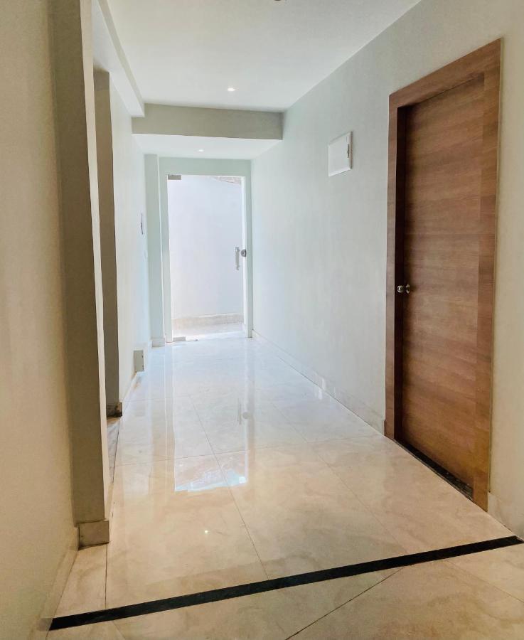 Hotel The Crest Καλκούτα Εξωτερικό φωτογραφία